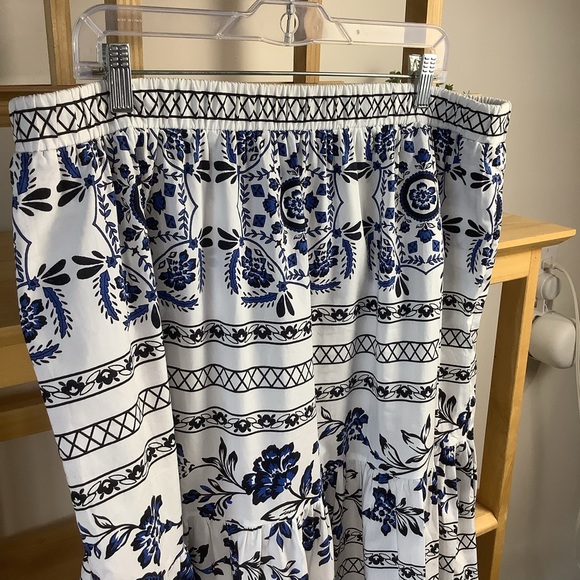 2/$40 LANE BRYANT 18-20 PLUS FIT Maxi Skirt White, Blues, & Black - Picture 2 of 9